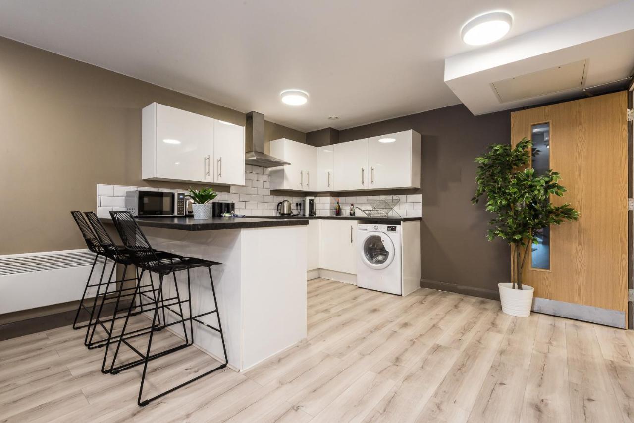 Host Apartments - Spacious 3 Bed Apartment With 3 Ensuites Liverpool Bagian luar foto