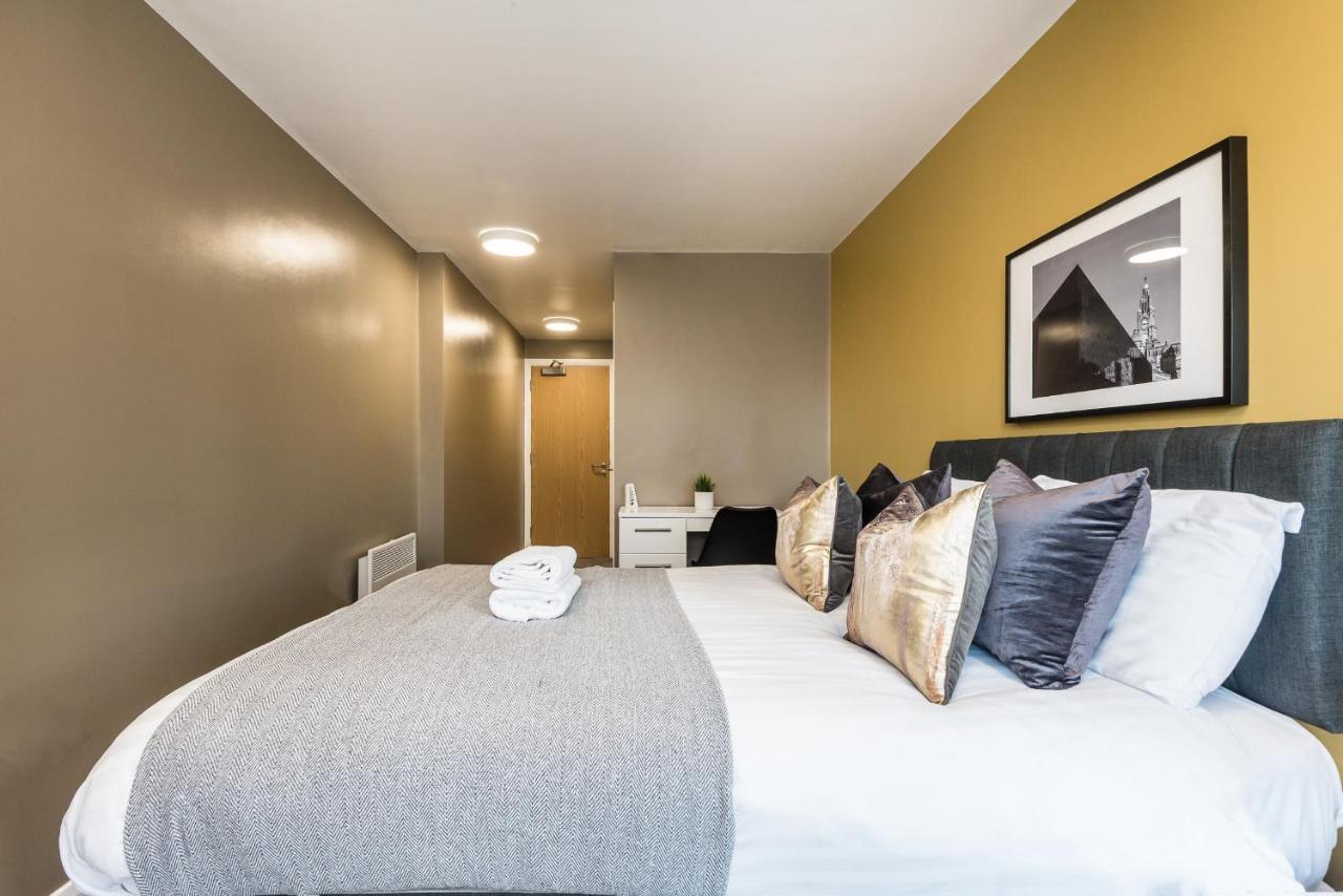 Host Apartments - Spacious 3 Bed Apartment With 3 Ensuites Liverpool Bagian luar foto