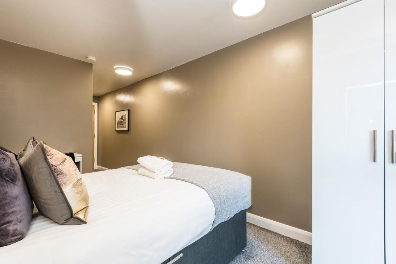 Host Apartments - Spacious 3 Bed Apartment With 3 Ensuites Liverpool Bagian luar foto