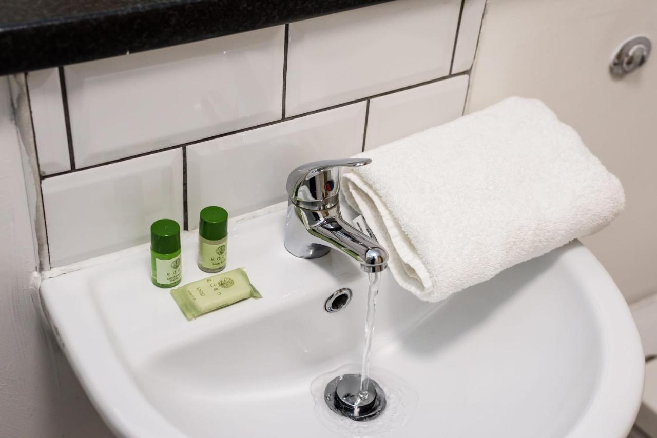 Host Apartments - Spacious 3 Bed Apartment With 3 Ensuites Liverpool Bagian luar foto
