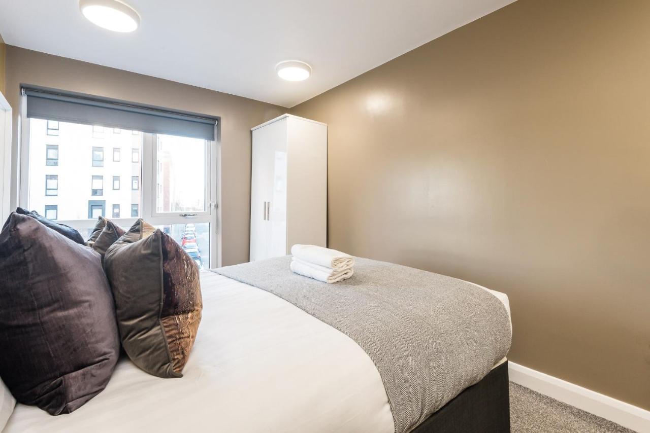 Host Apartments - Spacious 3 Bed Apartment With 3 Ensuites Liverpool Bagian luar foto